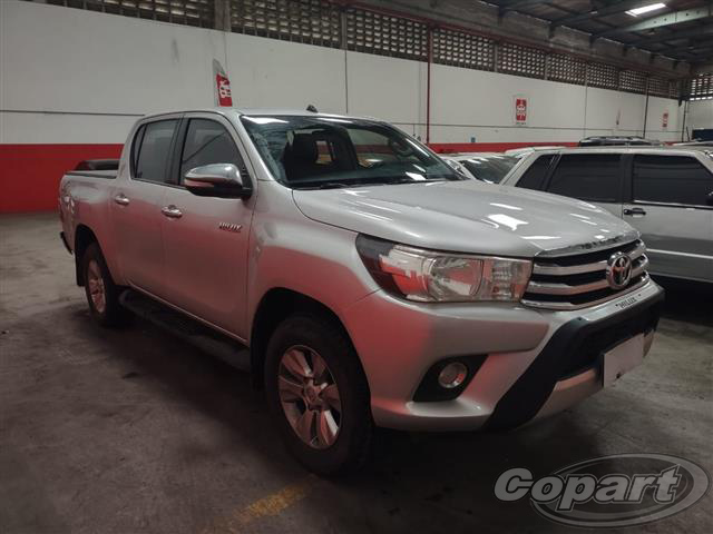 TOYOTA HILUX 2.8 SRV 4X4 CD 16V DIESEL AUT 2016