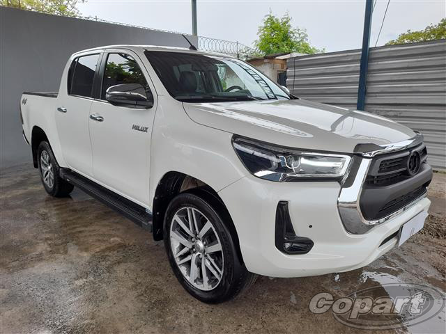 TOYOTA HILUX 2.8 D-4D TURBO DIESEL CD SRX 4X4 AUTOMÁTICO 2021