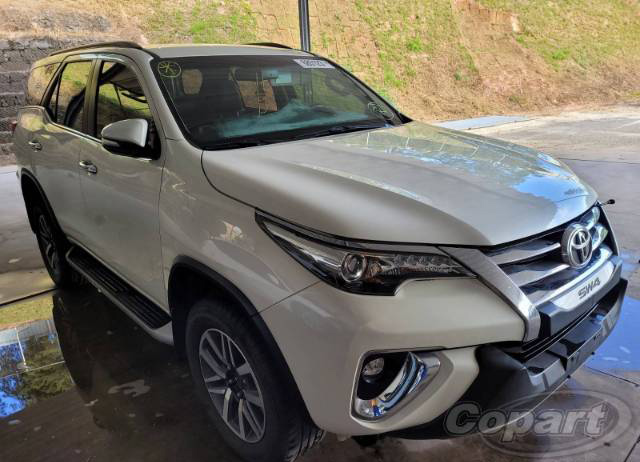 TOYOTA HILUX SW4 SRX 2.8 D-4D TURBO 2017