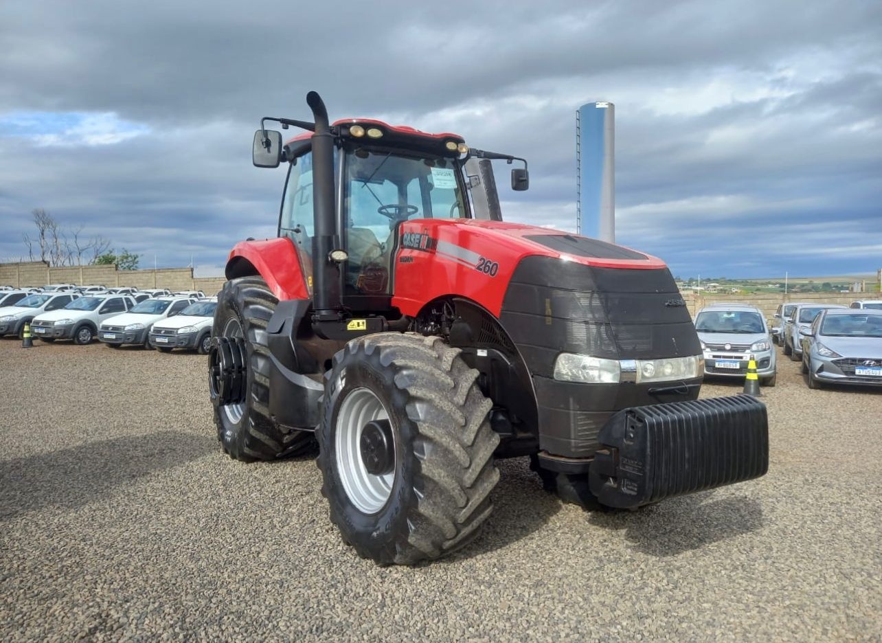 TRATOR CASE MAGNUM 260 2017